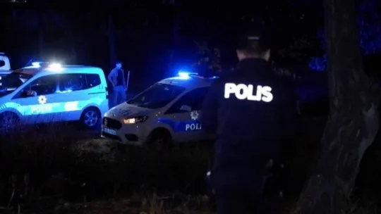 Edirne'de sıcak dakikalar: Polis sosyal tesislerine şüpheli çanta atıp kaçan kişiler yakalandı