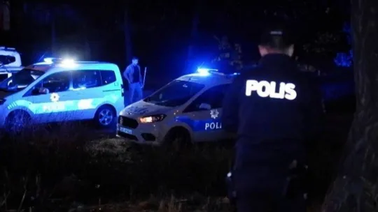 Edirne'de sıcak dakikalar: Polis sosyal tesislerine şüpheli çanta atıp kaçan kişiler yakalandı