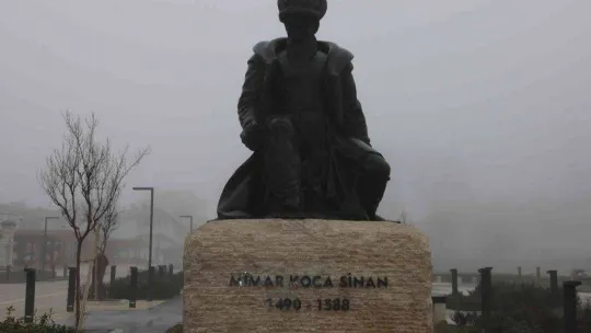 Edirne'de sis nedeniyle zincirleme kaza yaşandı