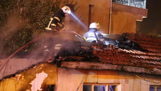 Edirne'deki ev yangınında 1 kişi yaralandı