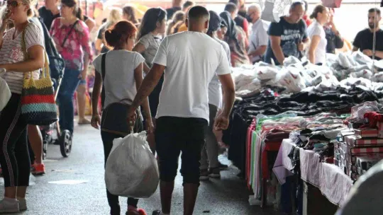 Edirne'ye akın eden Bulgarlar bin Euro harcıyor