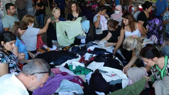 Edirne'ye akın eden Bulgarlar bin Euro harcıyor