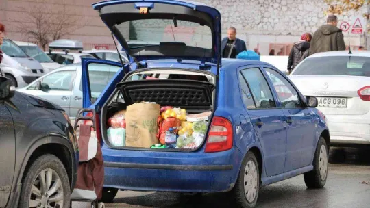 Edirne'ye akın eden Bulgarlar esnafın yüzünü güldürdü