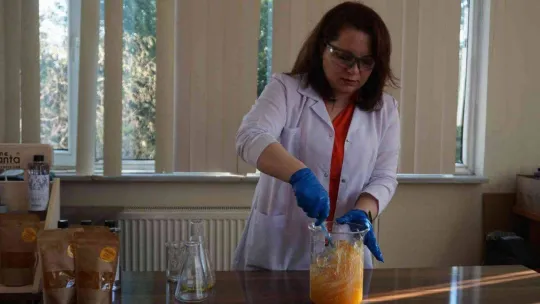 Edirneli kimyagerden çevreci proje: Atık yağlar mayi sabununa dönüşüyor