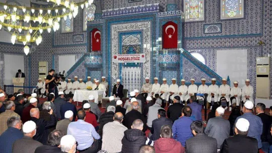 Edremit'te 20 öğrenci icazet merasiminde belgelerini aldı