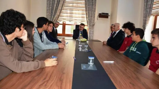 Edremit'te BİGEP sınavında dereceye giren öğrenciler ödüllendirildi