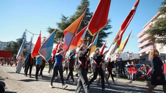 Edremit'te Cumhuriyet'in 99. yıldönümünü coşkuyla kutlandı