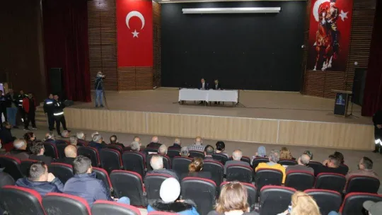 Edremit'te doğalgaz bilgilendirme toplantısı yapıldı