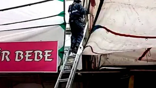 Edremit'te elektrik direğinden çıkan kıvılcımlar paniğe neden oldu