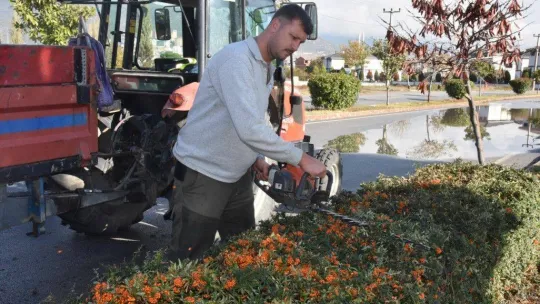 Edremit'te sonbahar çalışmaları devam ediyor
