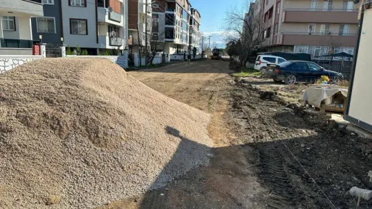 Edremit'te yol çalışmaları hız kesmiyor