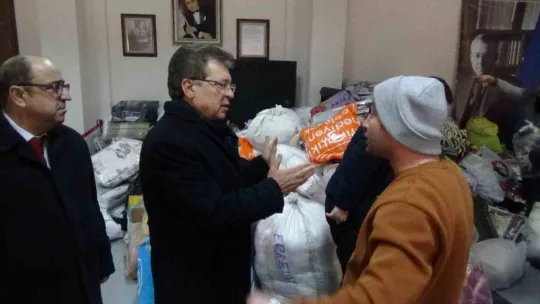 Edremit'ten deprem bölgesine yardım eli