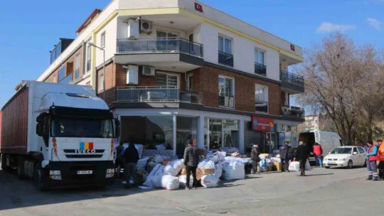 Efeler'in yardım kampanyası yoğun katılımla devam ediyor