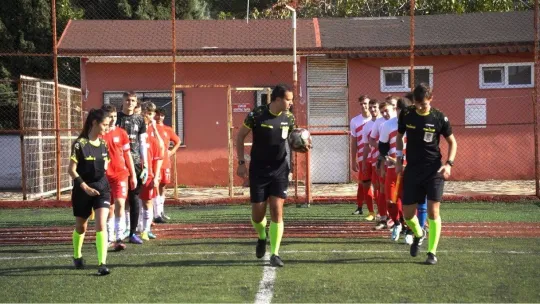 Ege'de suyun iki yanından futbol dostluğu