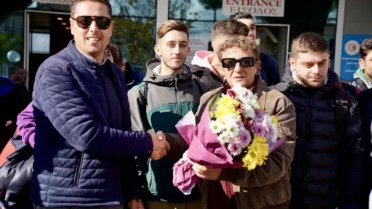 Ege'de suyun iki yanından futbol dostluğu