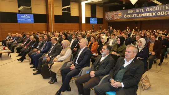 Eğitim Bir-Sen Başkanı Yalçın: 'Yabancı düşmanlığına dayanan politikaları ülke politikası haline getiriyorlar'