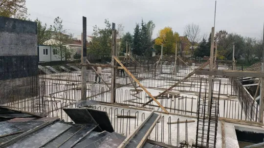 Eğitim ve sağlık yatırımlarını yerinde inceledi