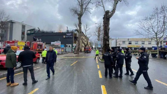Eğlence mekanı alevlere teslim oldu