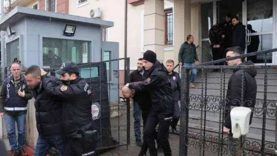 Eğlence mekanlarının çatışmasında 14 şüpheli adliyeye sevk edildi