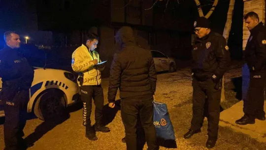 Ehliyetsiz sürücü kovalamaca sonucu yakalandı