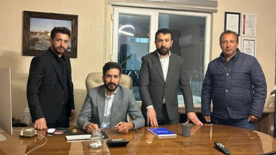 Ekip üyesi arkadaşlarıyla iftar açtı