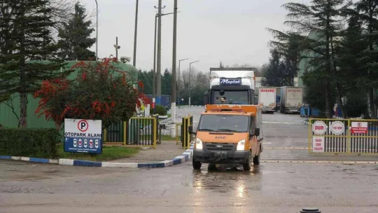 Ekipler kanalizasyonu adım adım takip edip dereyi kirleten firmayı buldu