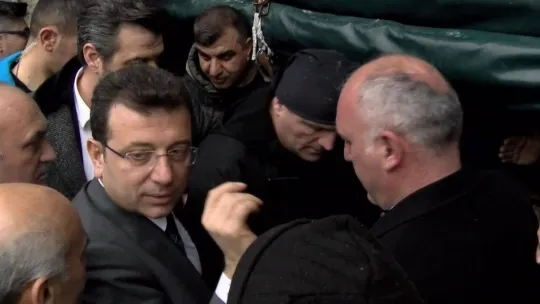 Ekrem İmamoğlu Bursa Kapalı Çarşıda Başkan Erdoğan sloganlarıyla karşılandı