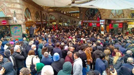 Ekrem İmamoğlu Bursa Kapalı Çarşıda Başkan Erdoğan sloganlarıyla karşılandı