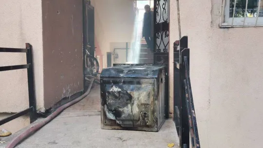 Elektrik tesisatındaki arıza mutfağı yaktı