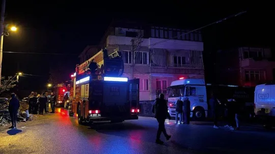 Elektrikli battaniyeden çıkan yangın paniğe neden oldu