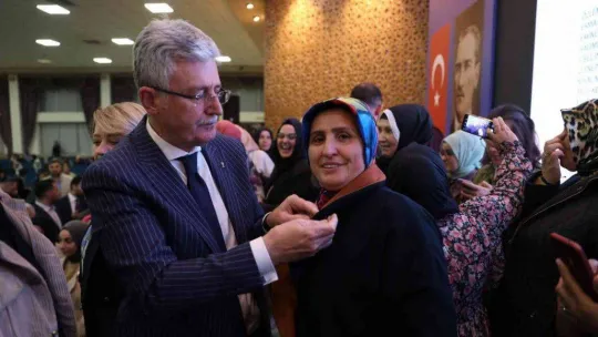 Ellibeş: 'Türkiye Yüzyılı'nın ilk ışığı İzmit'te yandı'