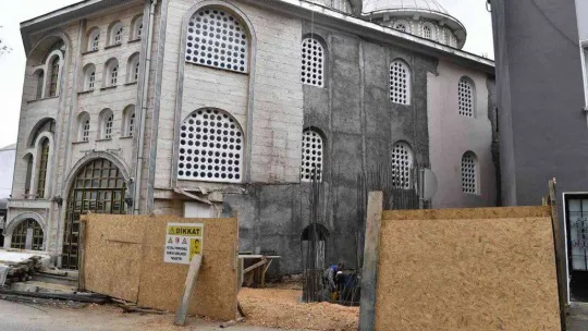 Elmasbahçeler Merkez Camii'ne yeni minare