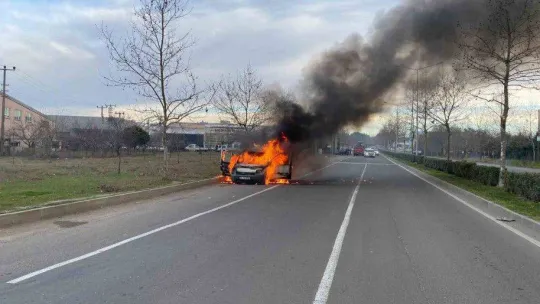 Emanet aldığı araç hastane yolunda alev topuna döndü