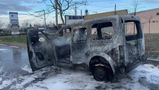 Emanet aldığı araç hastane yolunda alev topuna döndü