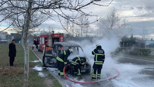 Emanet aldığı araç hastane yolunda alev topuna döndü