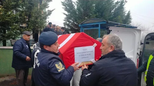 Emekli asker son yolculuğuna törenle uğurlandı