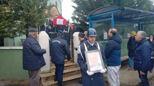 Emekli asker son yolculuğuna törenle uğurlandı