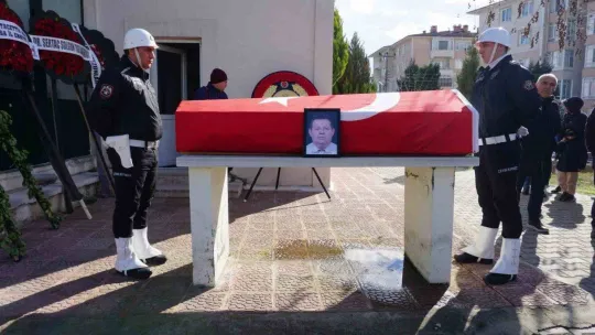 Emekli emniyet müdürü törenle son yolculuğuna uğurlandı