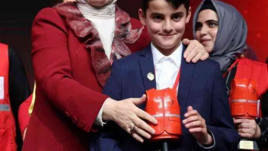 Emine Erdoğan: 'Gönüllülük kültürünü yaşatırsak, dünya sevgiyle çepeçevre kuşanır'
