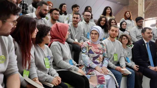 Emine Erdoğan: 'Sıfır Atık hareketi, sizlerin ellerinde yükselip tüm dünyaya ve gelecek nesillere miras kalacak'