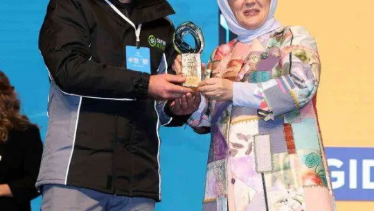 Emine Erdoğan: 'Sıfır Atık hareketi, sizlerin ellerinde yükselip tüm dünyaya ve gelecek nesillere miras kalacak'