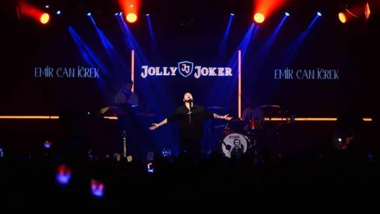 Emir Can İğrek, şarkıyı Bursaspor'a ithaf etti