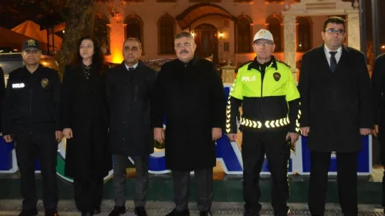 Emniyet müdürü sokağa indi, ekipleri tek tek denetledi