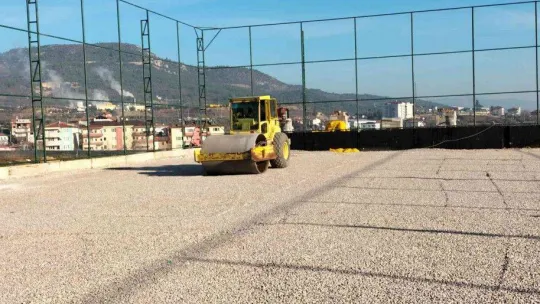 En büyük sentetik halı saha Bayırköy'de