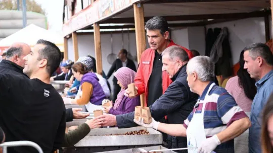 En fazla kestaneyi yiyip en güzel tatlıyı yapan ödülü kaptı
