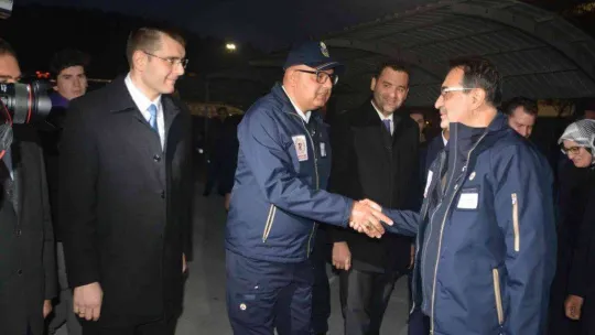 Enerji Bakanı Dönmez, yeni yıla bor işçileri ile girdi