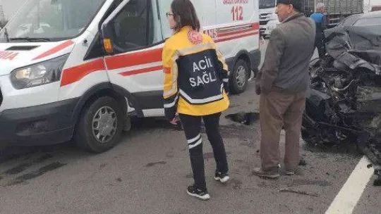 Enez Belediye Başkanı Günenç kaza yaptı, makam arabası hurdaya döndü