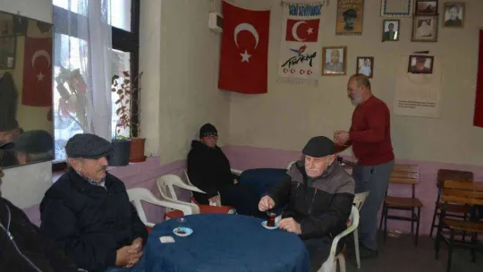 Enflasyona inat çayı 1 TL'ye satıyor