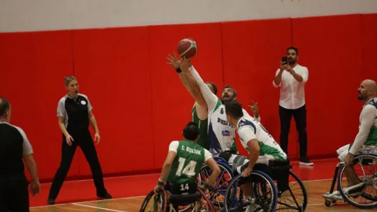 Engel tanımayan basketçiler Süper Lig yolunda