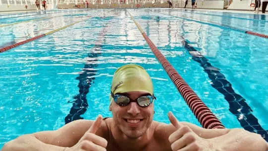 Engelleri yüzerek aştı, genç yaşında 120 madalya kazandı